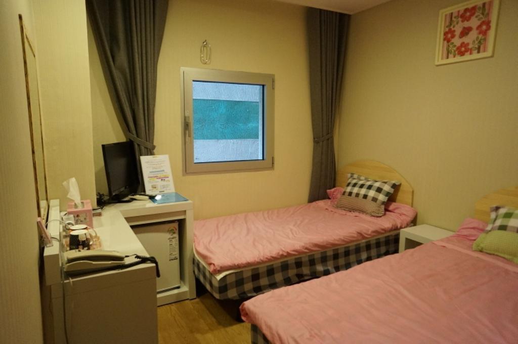 Click Hotel Myeongdong Seoul Zimmer foto